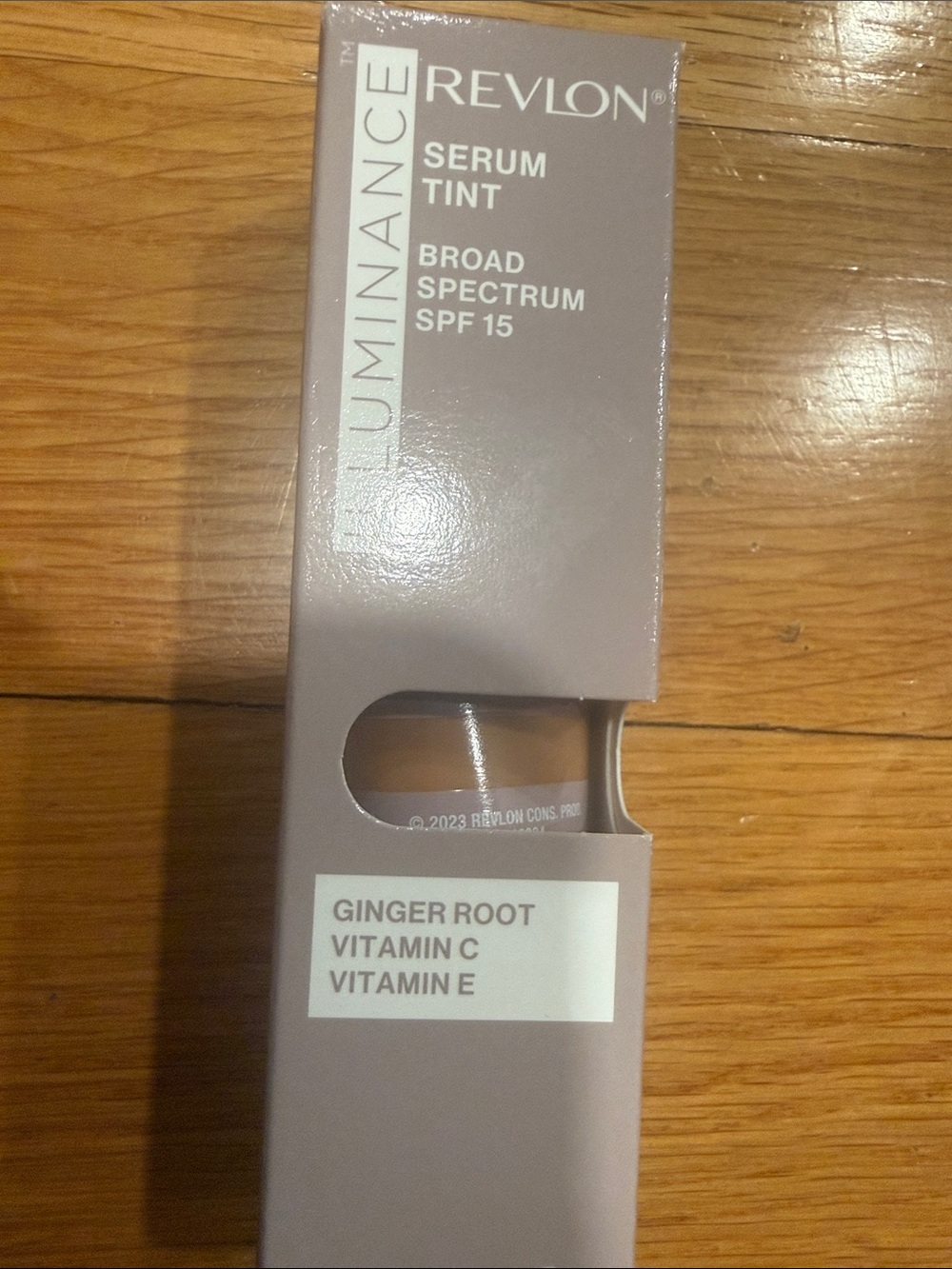 Revlon Illuminance serum tint broad spectrum spf 15 color 409 brûlée .